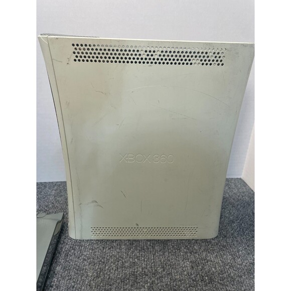 Microsoft Xbox 360 HDMI Console For Parts or Repair - Picture 8 of 14